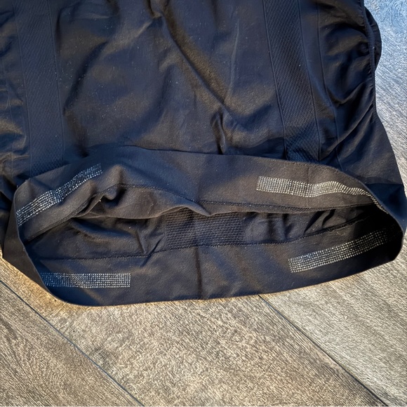 Athleta Finish Fast Seamless Short Sleeve Ruched Tee Black size Large - Picture 4 of 7